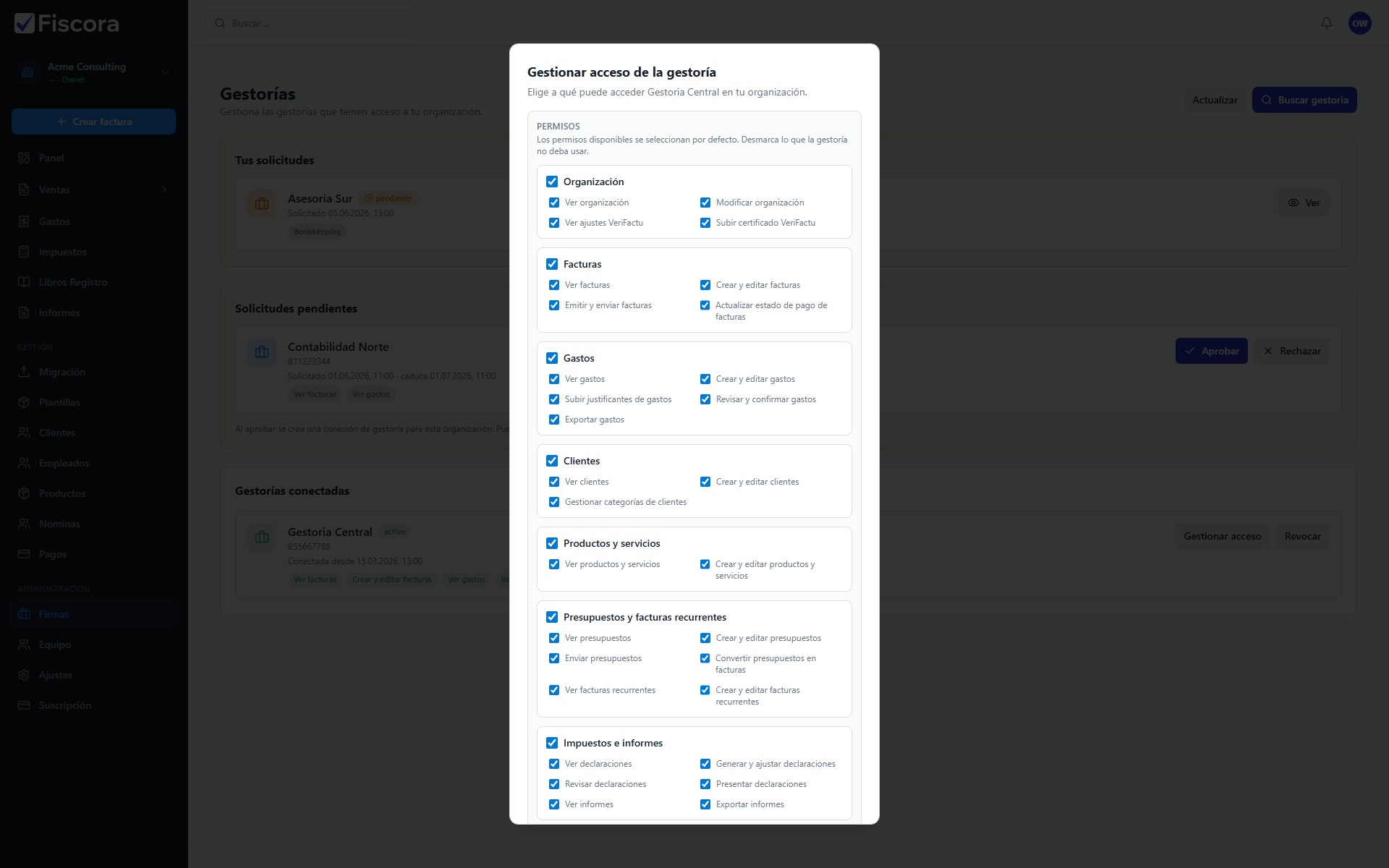 Modal de permisos de gestoría con grupos de módulos como facturas y gastos.